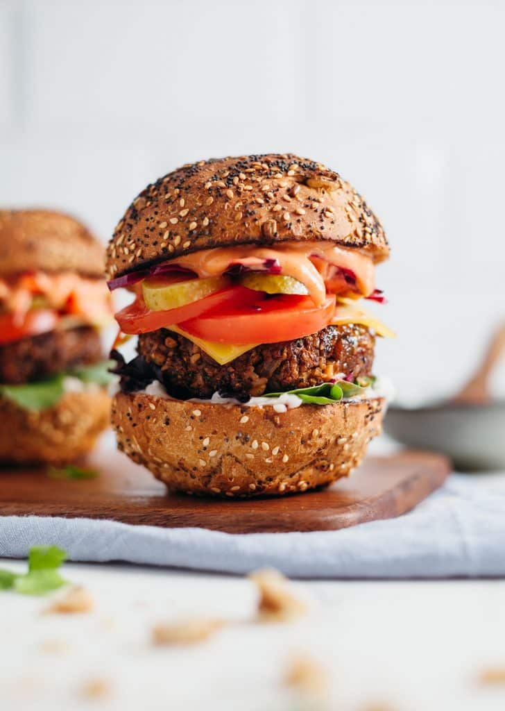 Easy Vegan Burger - SO VEGAN