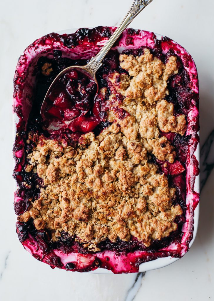 Apple + Berry Crumble With Vegan Custard - SO VEGAN