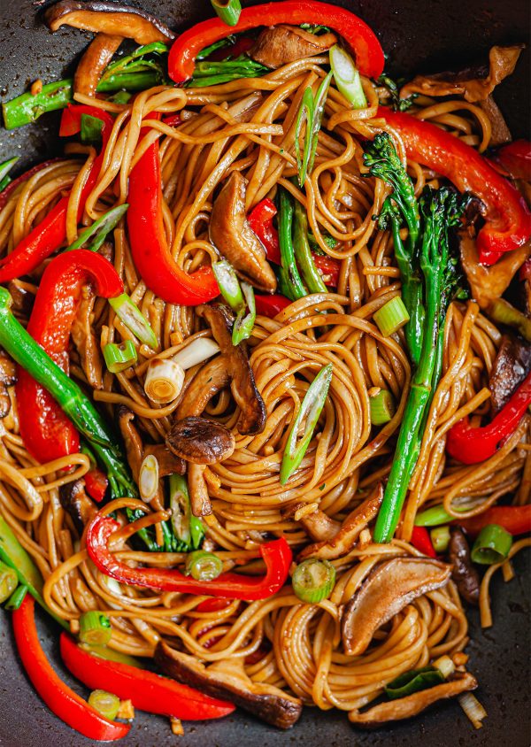 15 Minute Easy Noodles - SO VEGAN